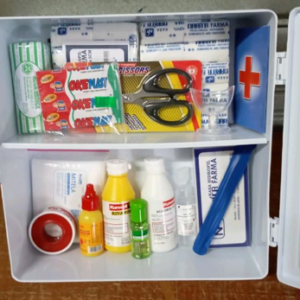 p3k/ paket p3k dinding murah/ kotak obat bma 18 + isi lengkap